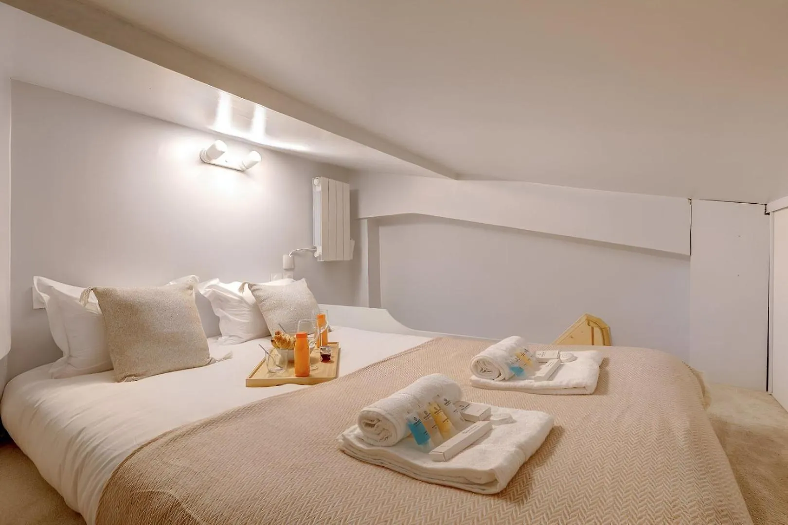 Bluestay 252 - Duplex Au Coeur De Párizs 0*,